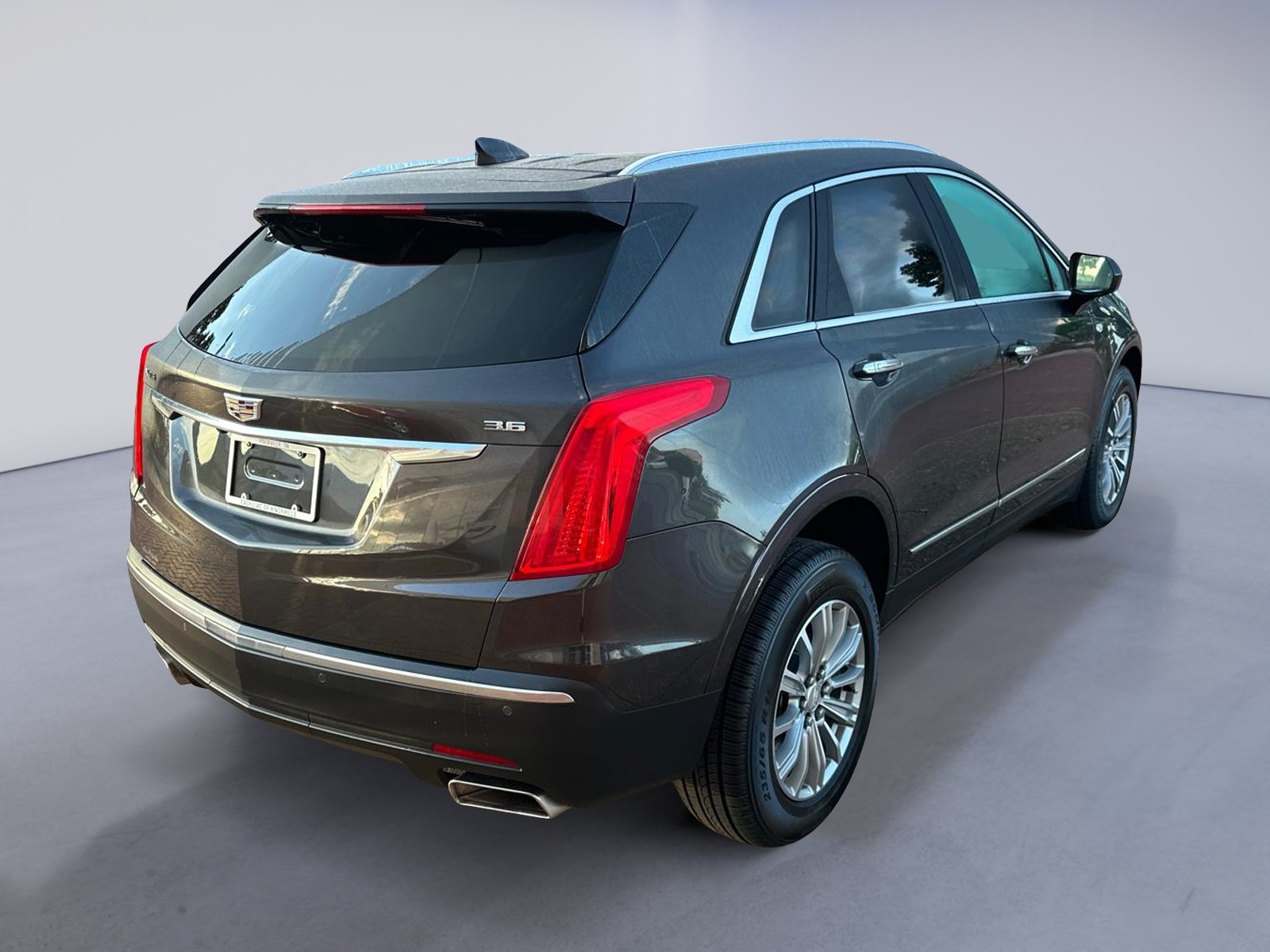 2017 Cadillac XT5 FWD 4