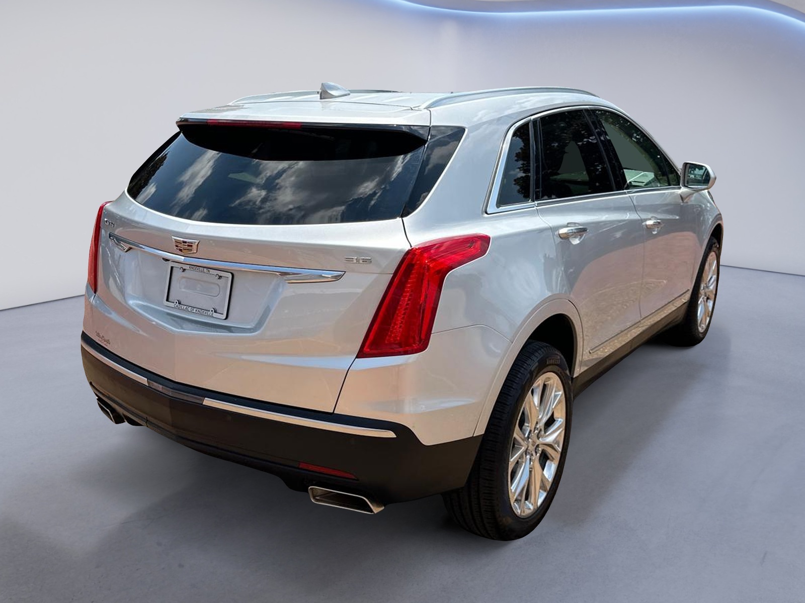 2018 Cadillac XT5 Luxury FWD 4