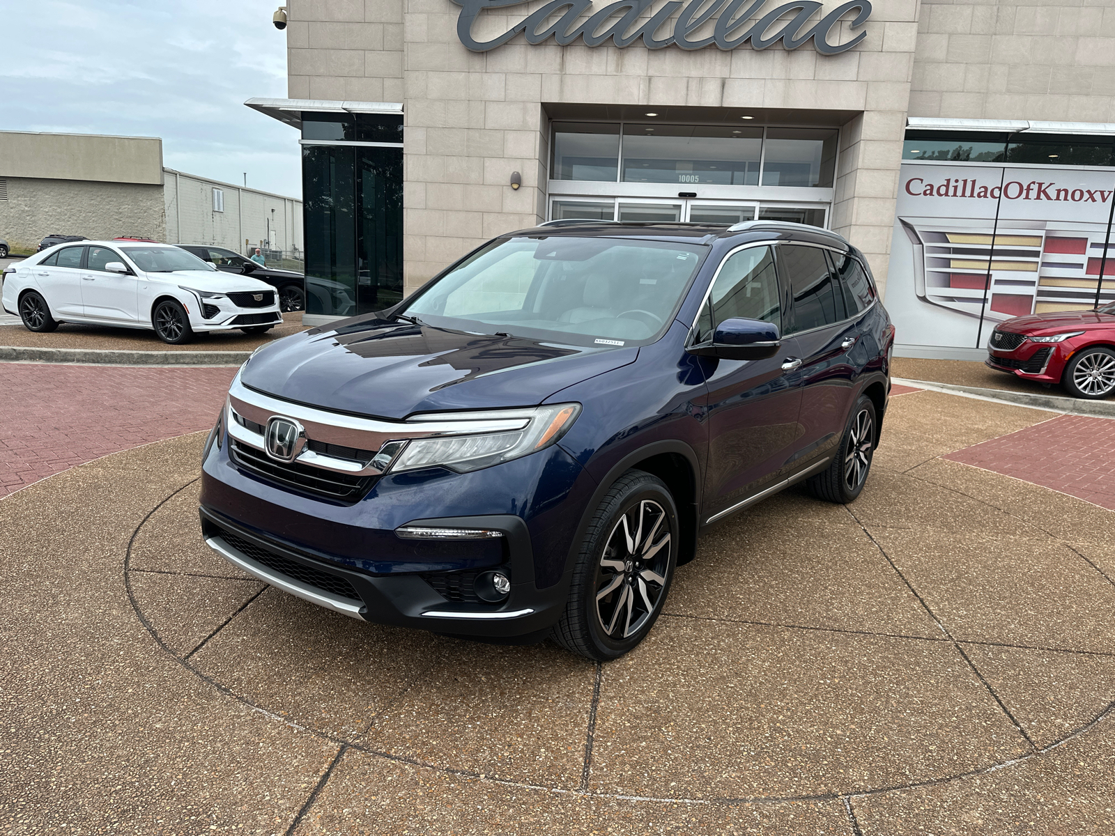 2019 Honda Pilot Touring 8-Passenger 2WD 1