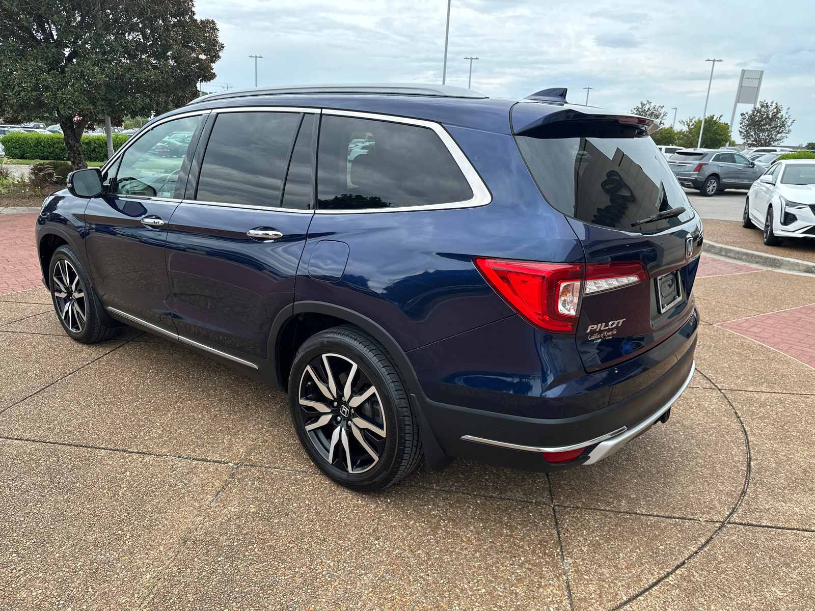 2019 Honda Pilot Touring 8-Passenger 2WD 6