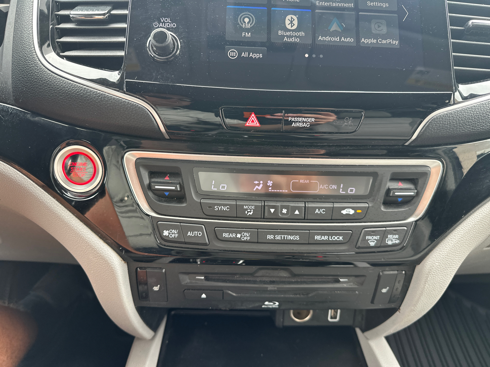 2019 Honda Pilot Touring 8-Passenger 2WD 14