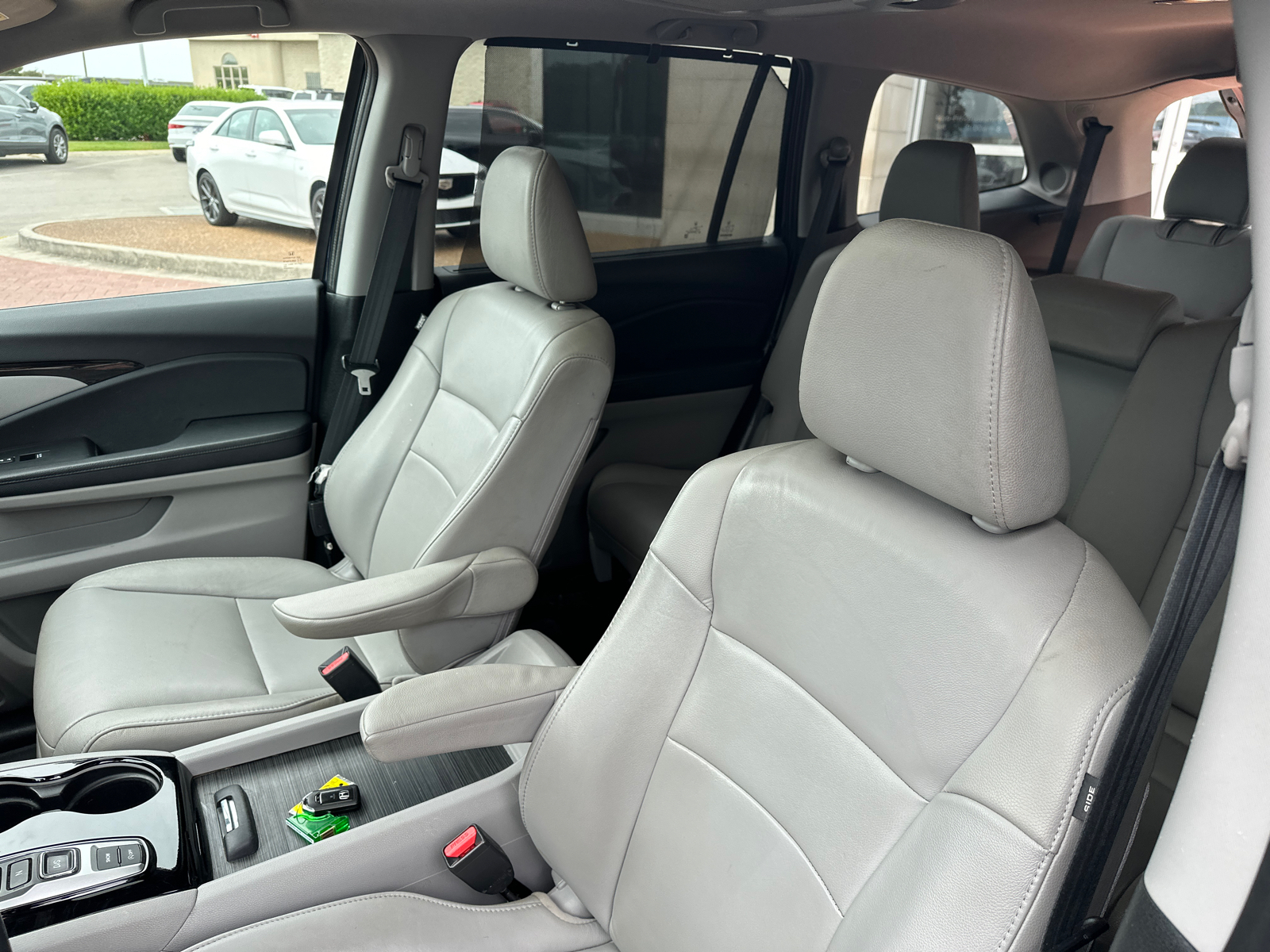 2019 Honda Pilot Touring 8-Passenger 2WD 18