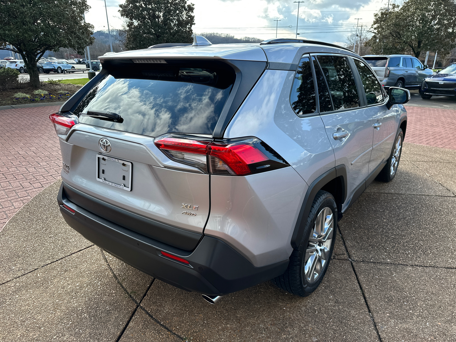 2019 Toyota RAV4 XLE Premium AWD 4