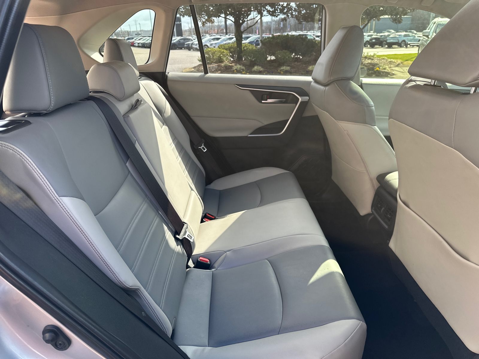 2019 Toyota RAV4 XLE Premium AWD 22