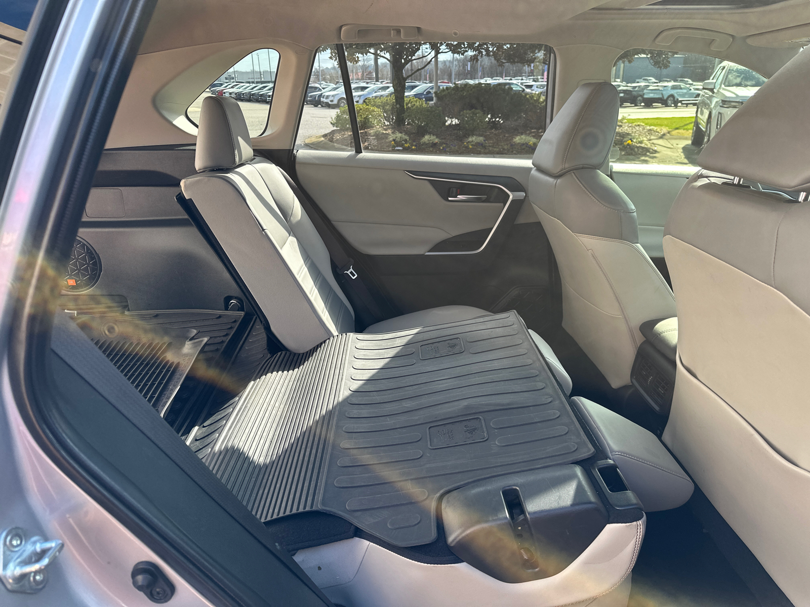 2019 Toyota RAV4 XLE Premium AWD 23