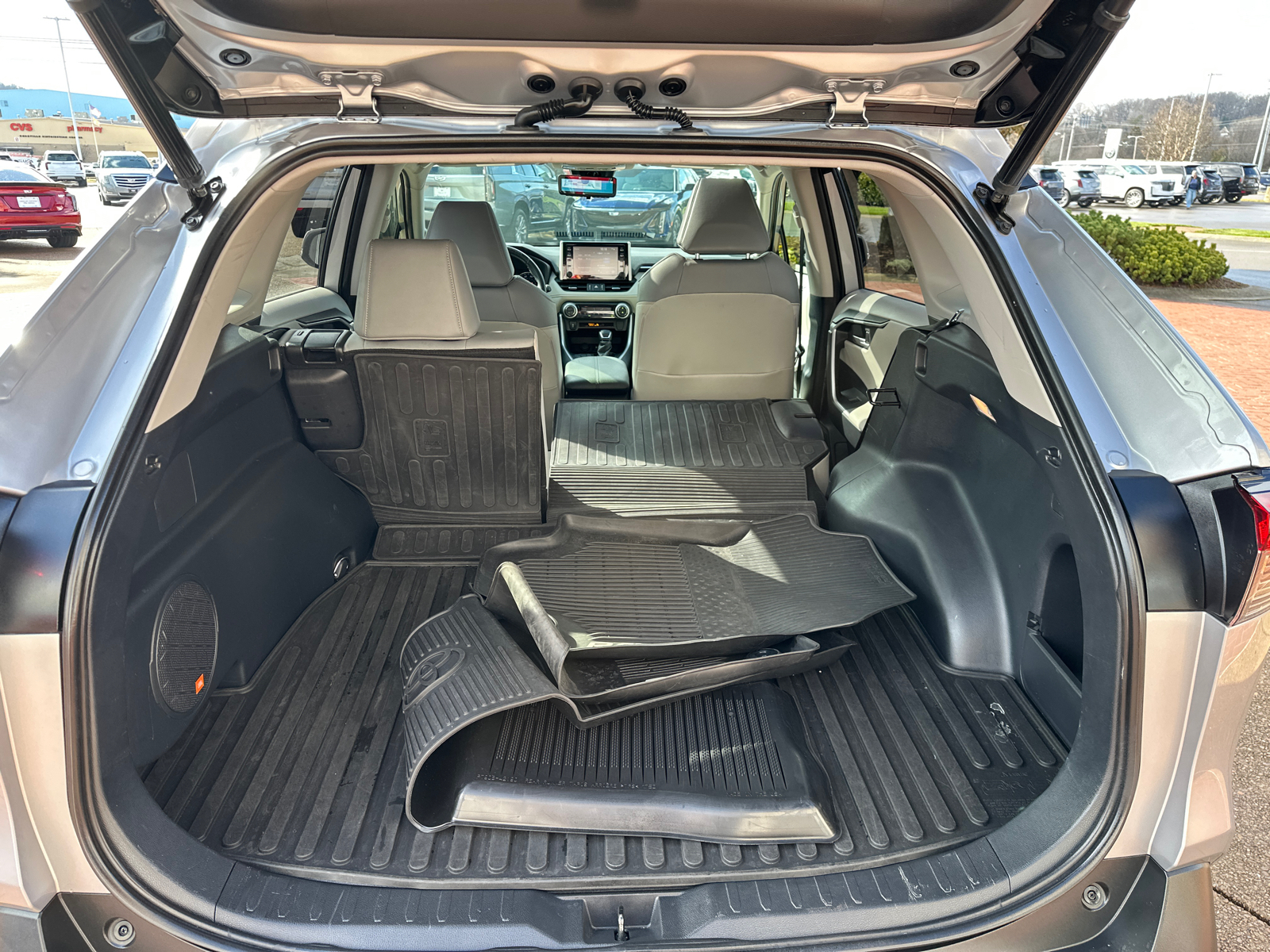 2019 Toyota RAV4 XLE Premium AWD 24