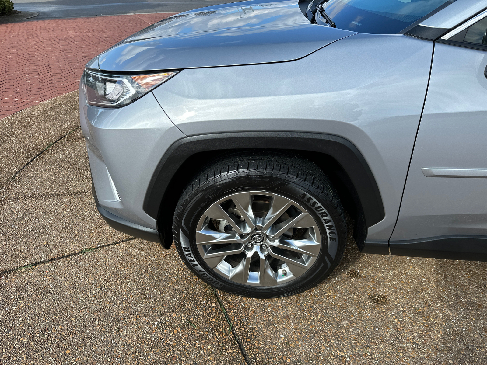 2019 Toyota RAV4 XLE Premium AWD 27