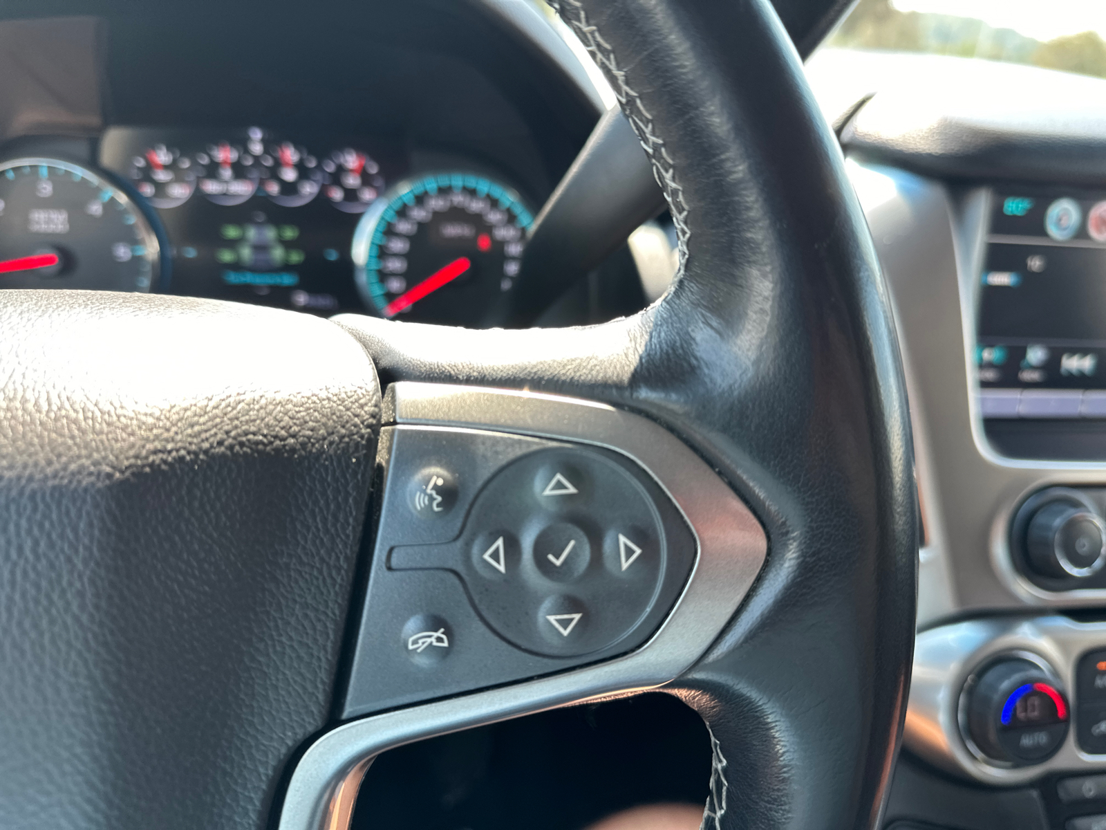 2019 Chevrolet Suburban 1500 Premier 4WD 10