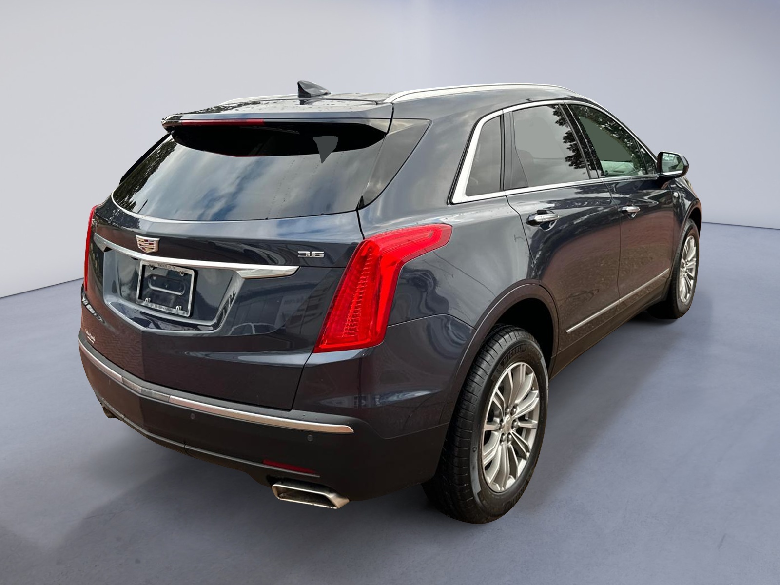 2019 Cadillac XT5 Luxury FWD 4