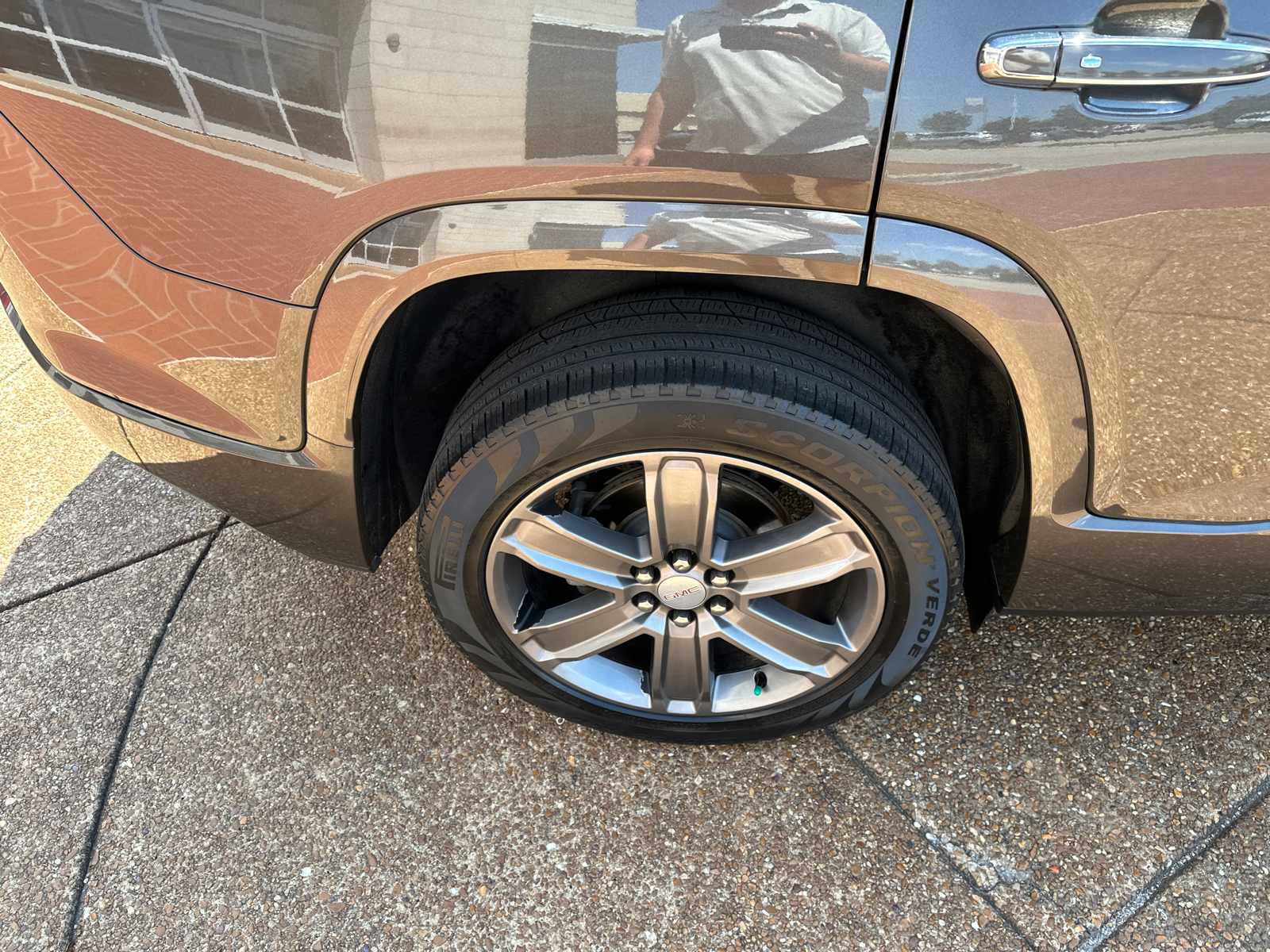 2019 GMC Acadia Denali AWD 29