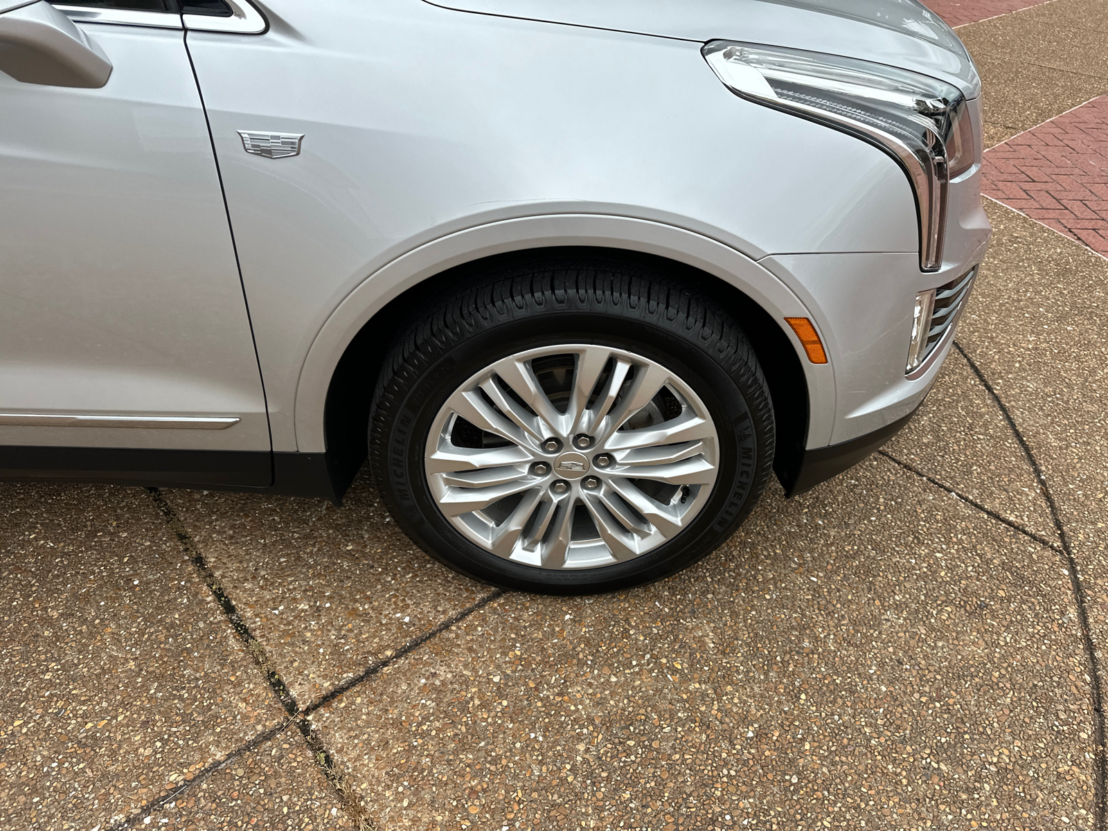 2019 Cadillac XT5 Premium Luxury FWD 32