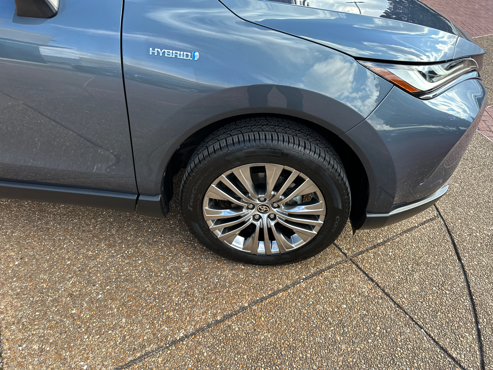 2021 Toyota Venza AWD Hybrid 32