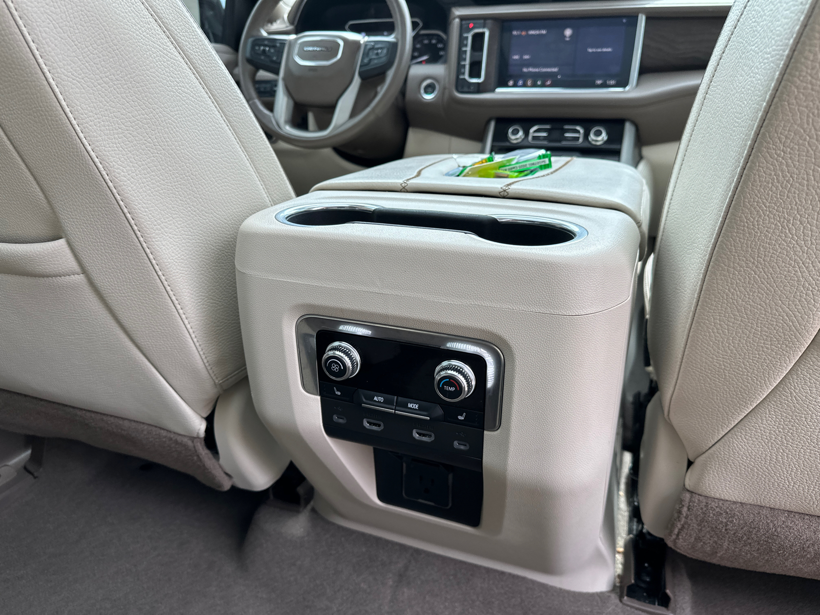 2021 GMC Yukon Denali 4WD 25