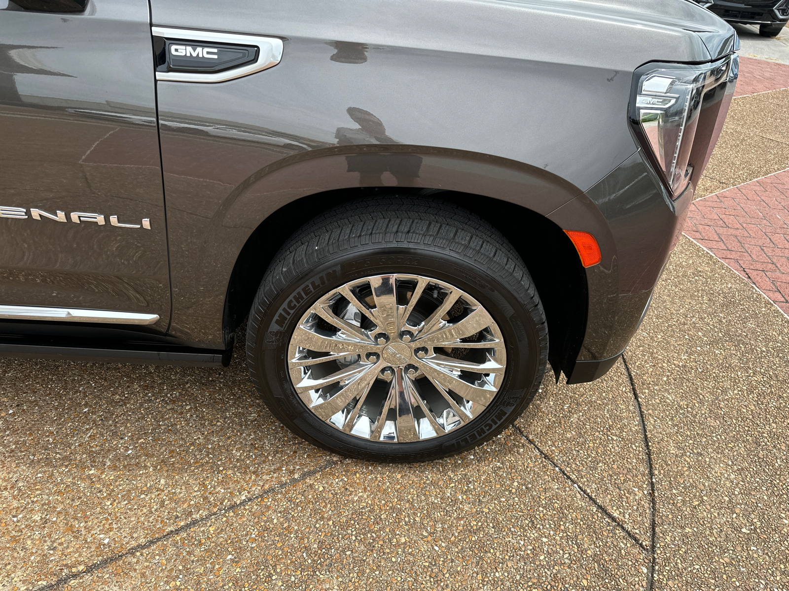 2021 GMC Yukon Denali 4WD 34