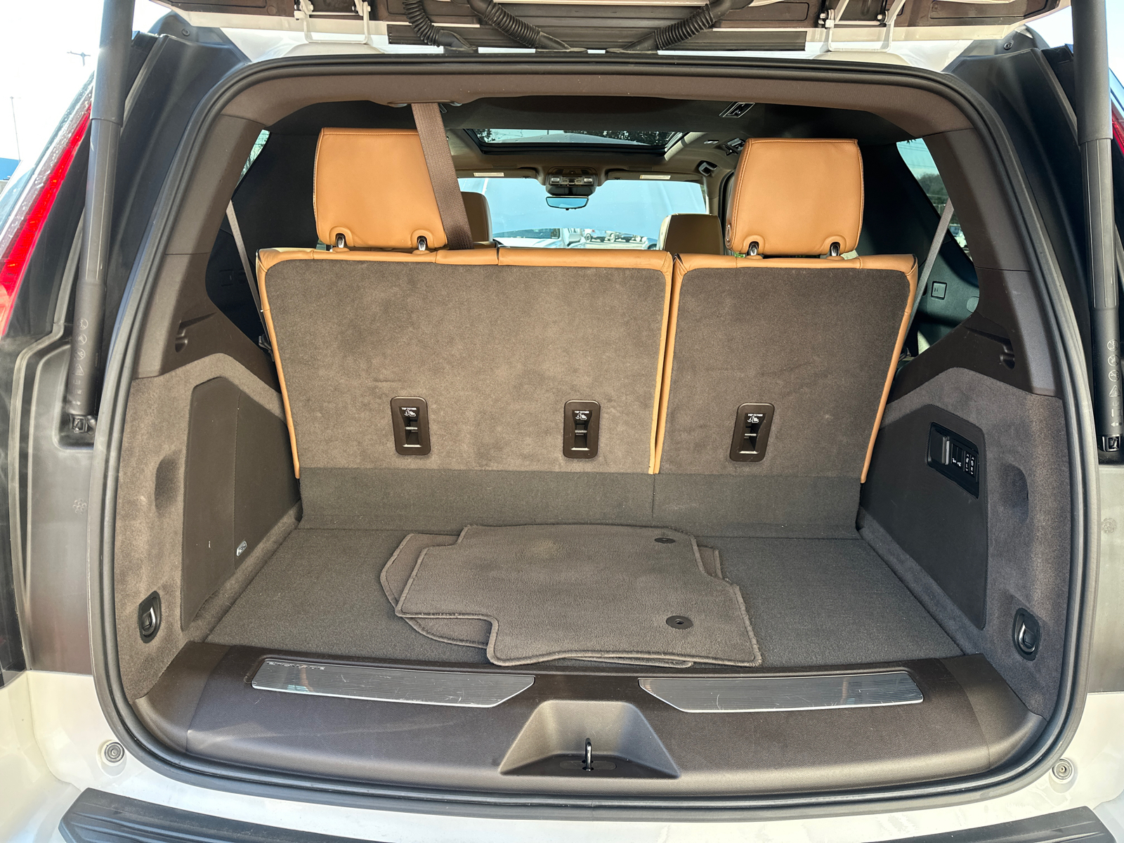 2021 Cadillac Escalade Premium Luxury 4WD 25