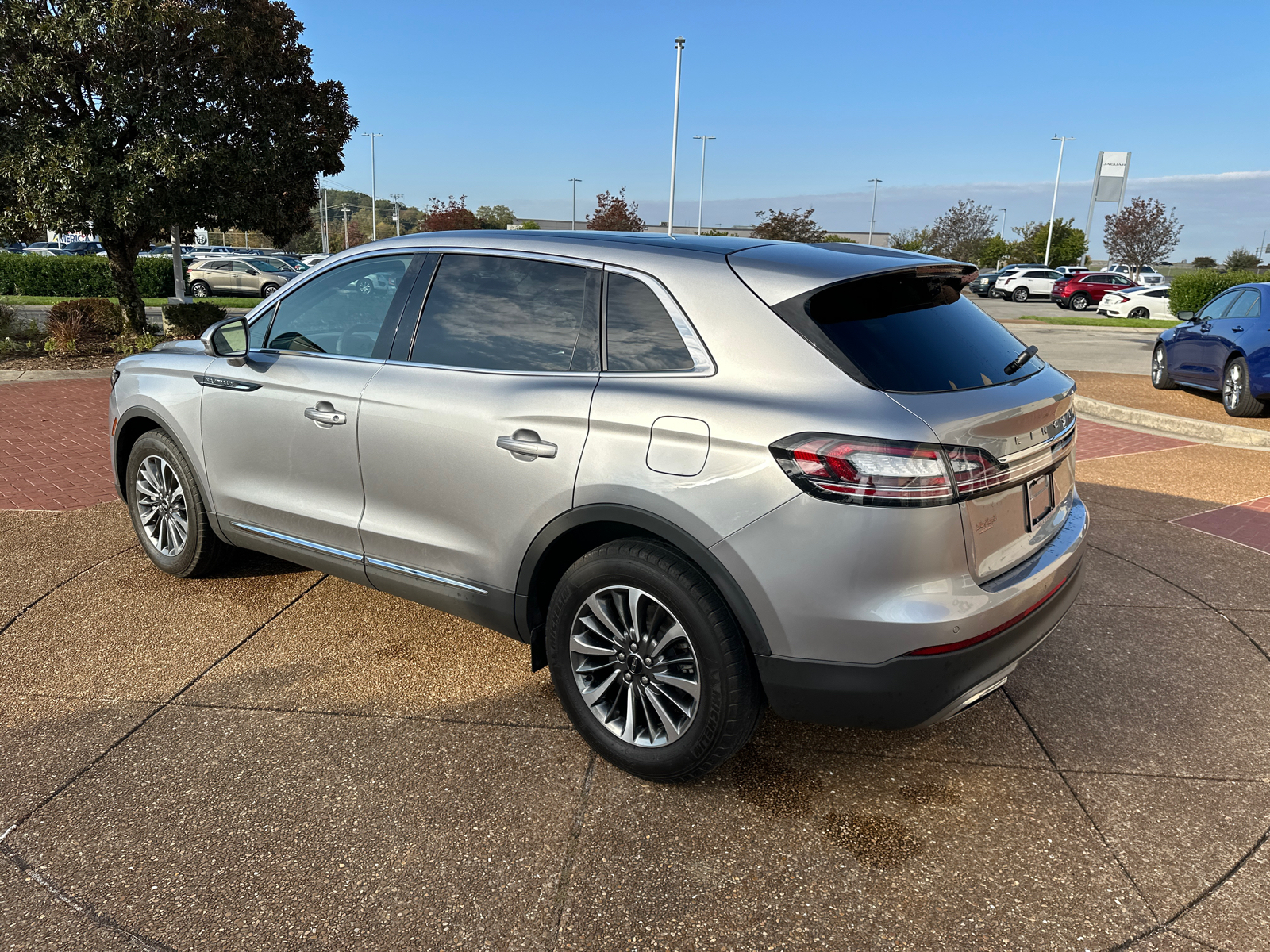 2022 Lincoln Nautilus Reserve FWD 6