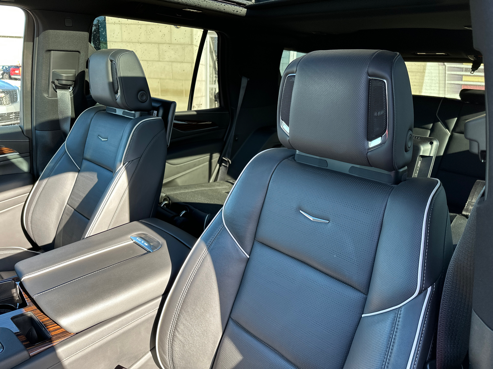 2022 Cadillac Escalade Premium Luxury 4WD 22