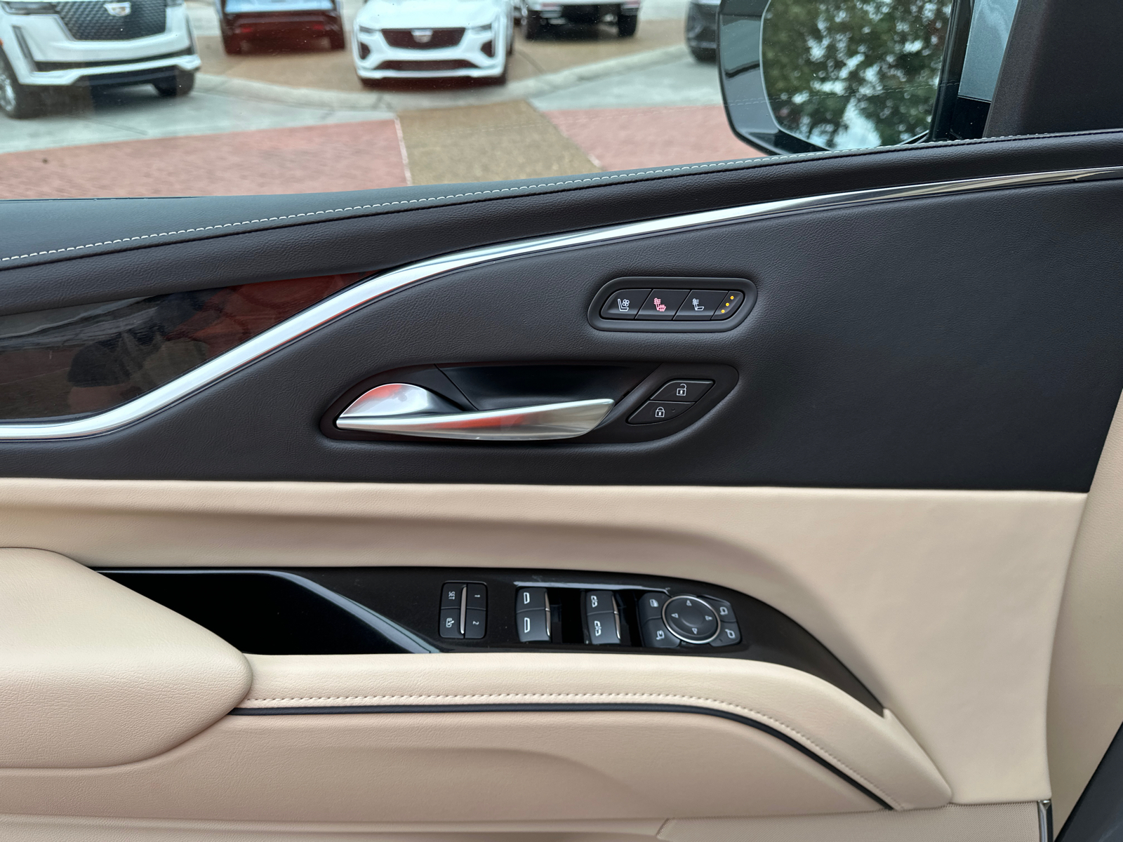 2024 Cadillac Escalade Premium Luxury 4WD 19