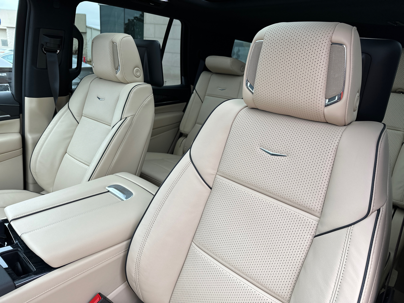 2024 Cadillac Escalade Premium Luxury 4WD 21