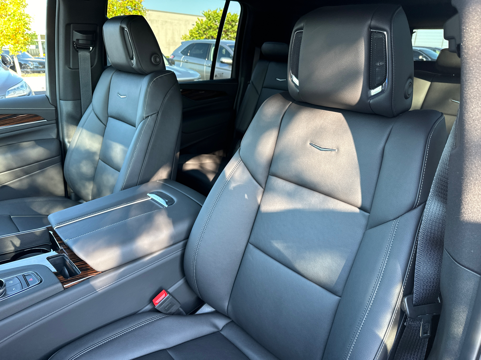 2024 Cadillac Escalade 4WD Luxury ESV 19