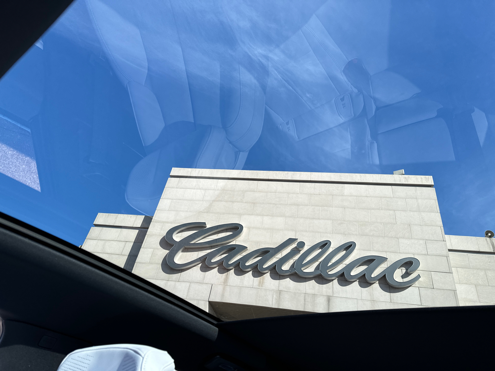2024 Cadillac Lyriq Sport w/1SK 17