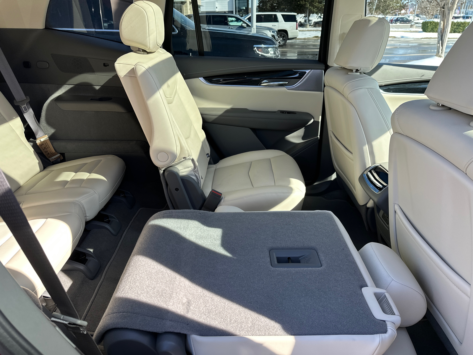 2024 Cadillac XT6 Premium Luxury FWD 24