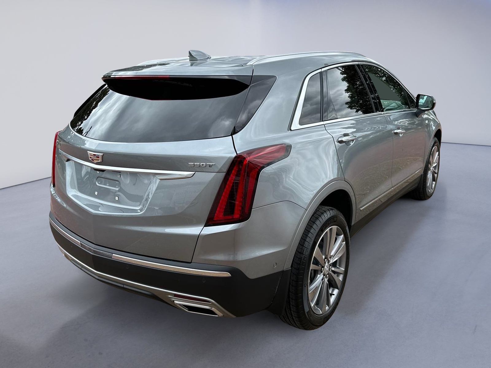 2024 Cadillac XT5 Premium Luxury FWD 4