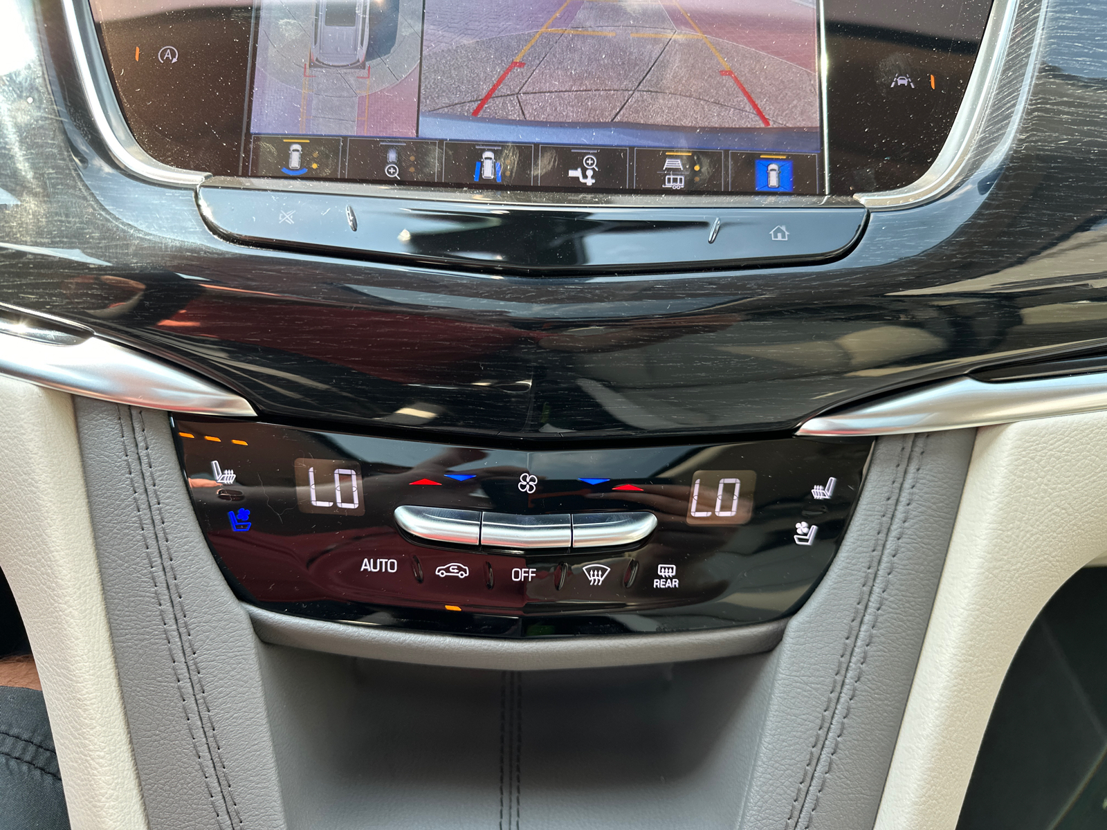 2024 Cadillac XT6 Premium Luxury AWD 14