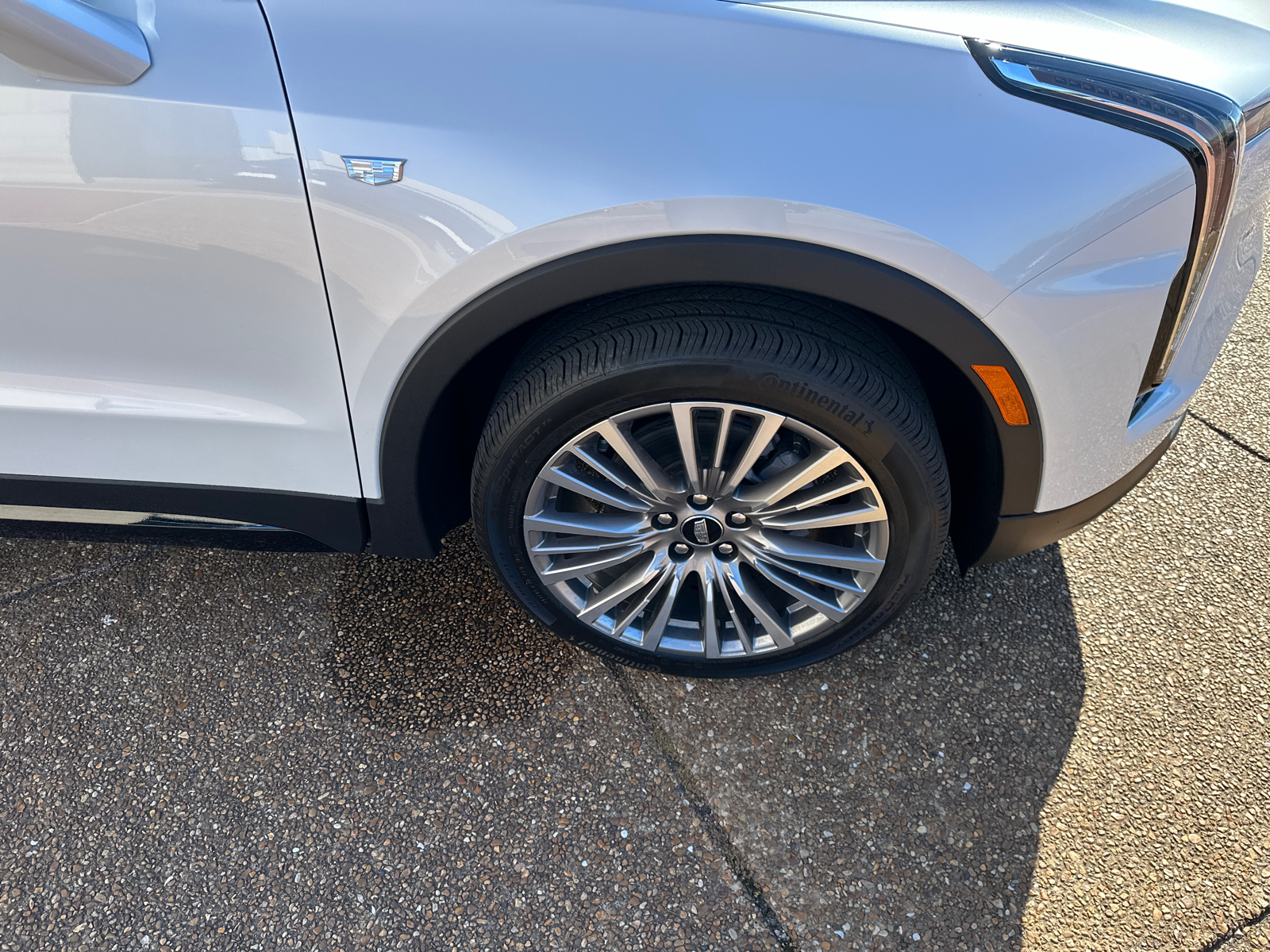 2025 Cadillac XT4 Premium Luxury AWD 31