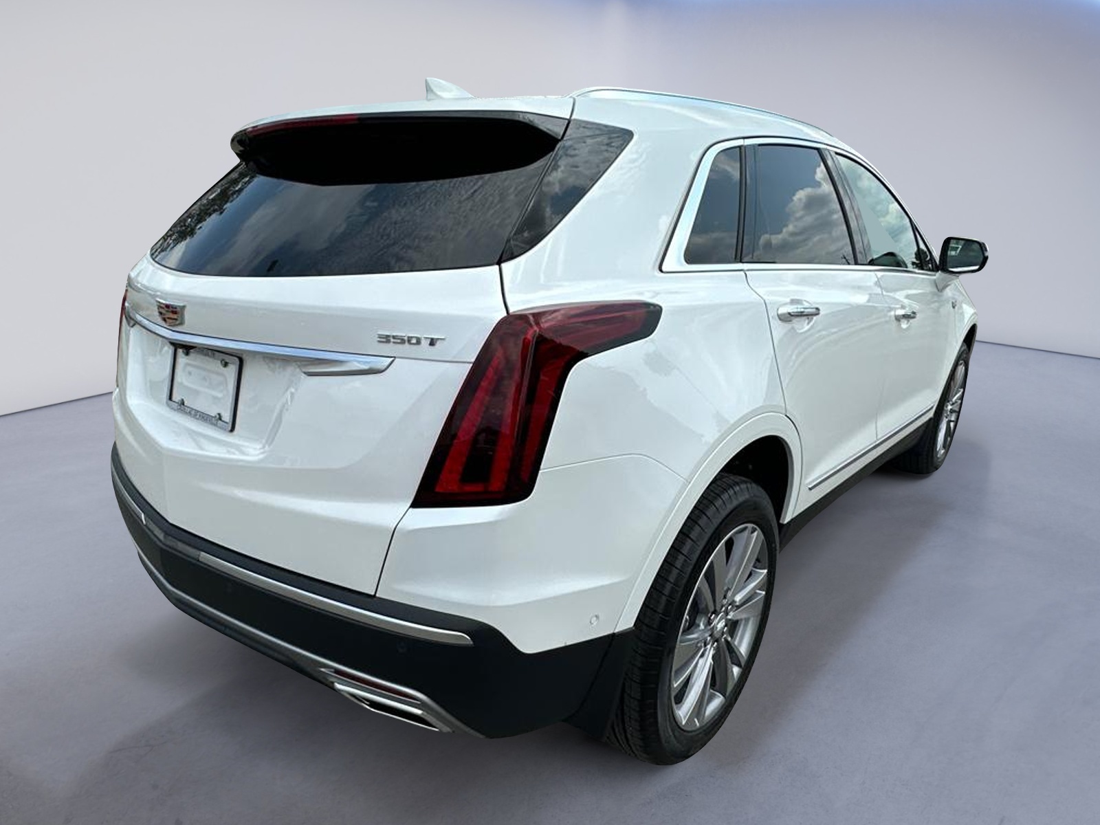 2025 Cadillac XT5 Premium Luxury FWD 4