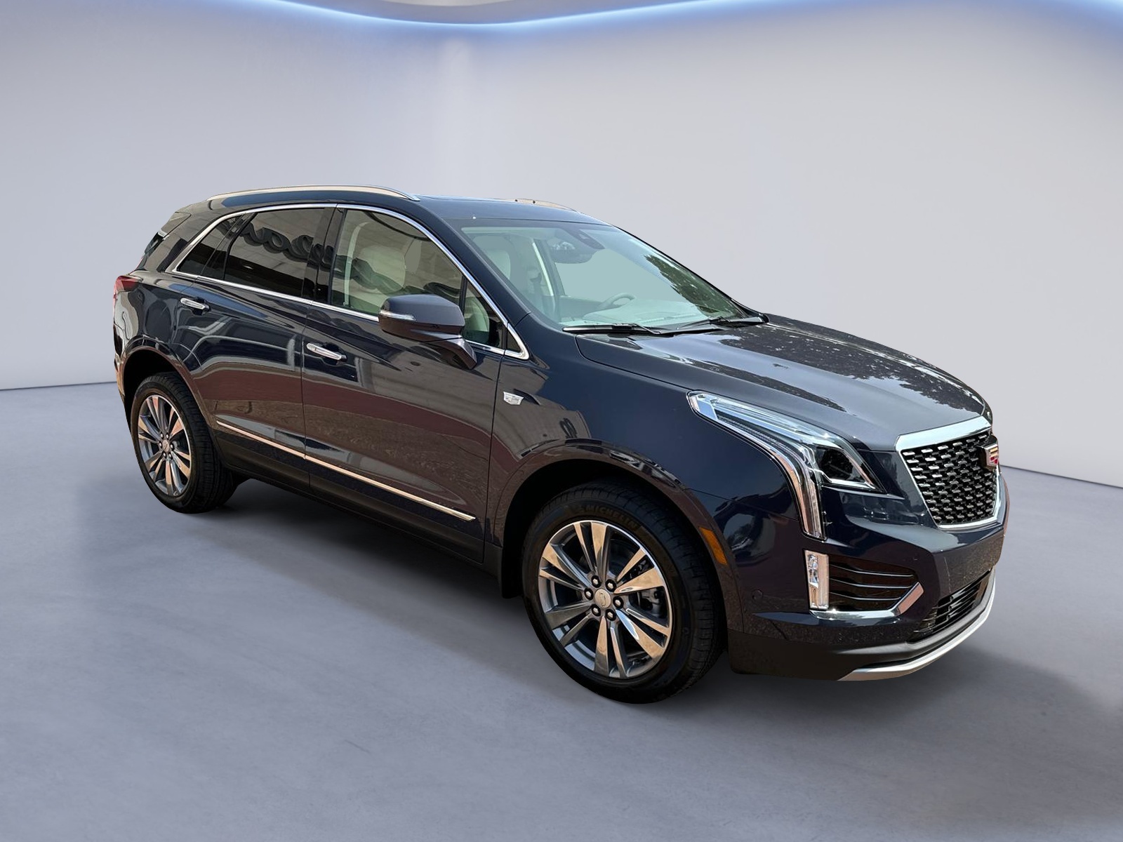 2025 Cadillac XT5 Premium Luxury FWD 3