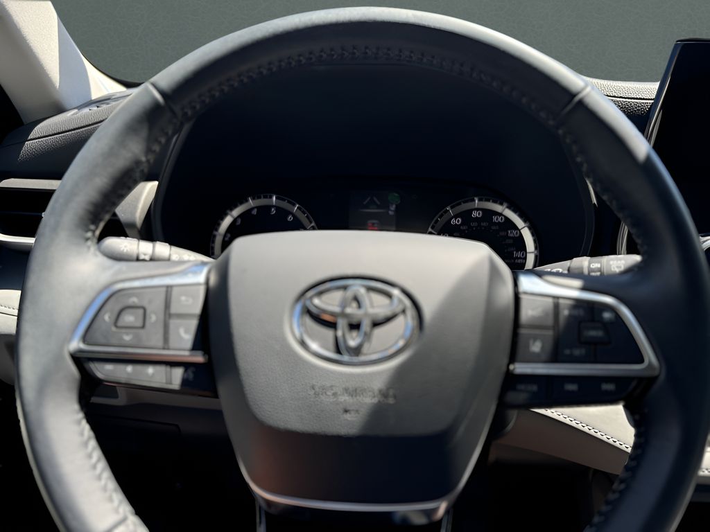 2021 Toyota Highlander LE 36