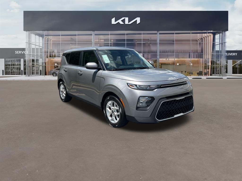 2022 Kia Soul LX 2