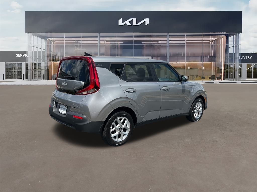 2022 Kia Soul LX 4