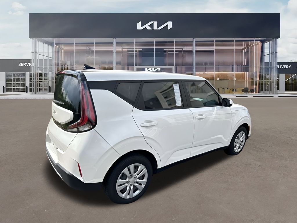 2023 Kia Soul LX 11