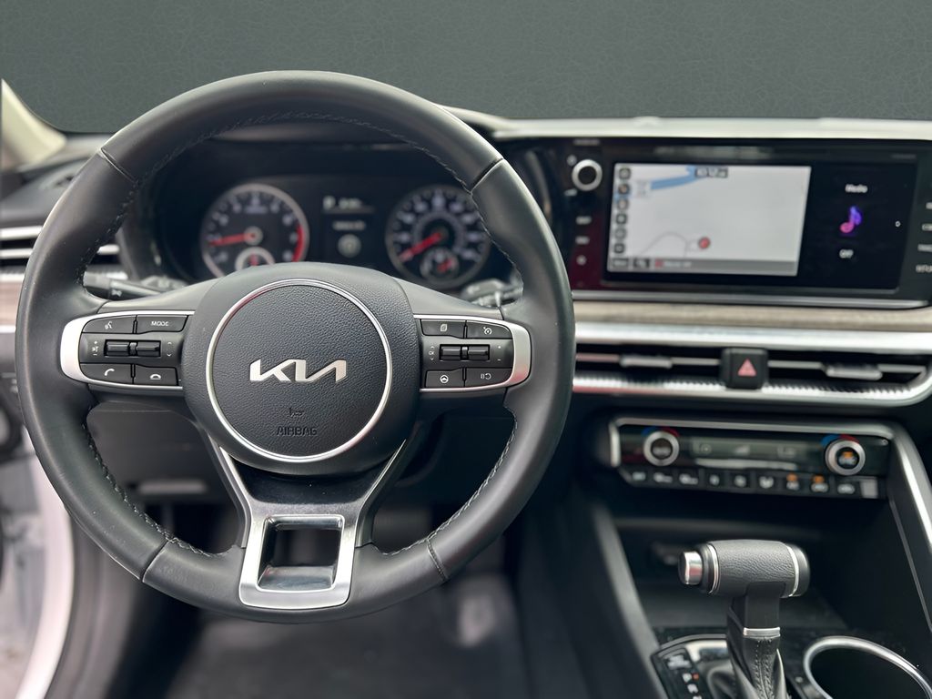 2023 Kia K5 EX 31