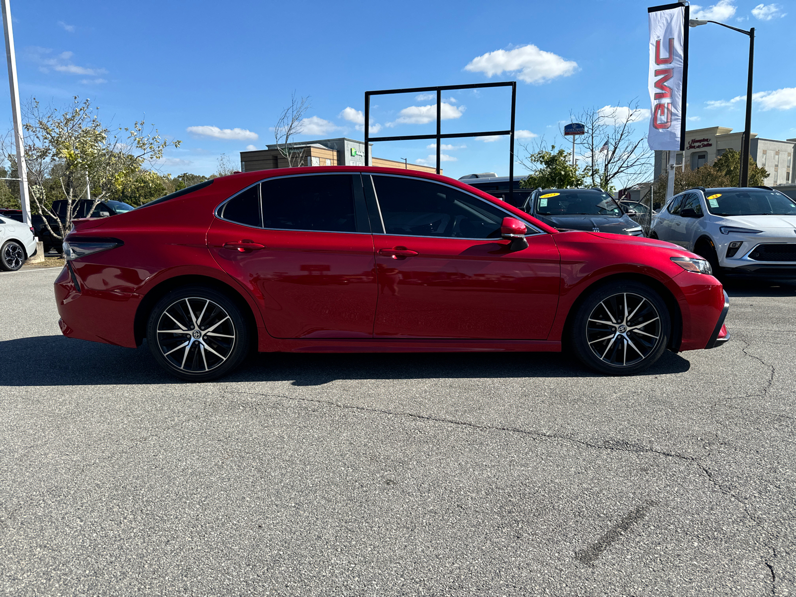 2023 Toyota Camry SE 2