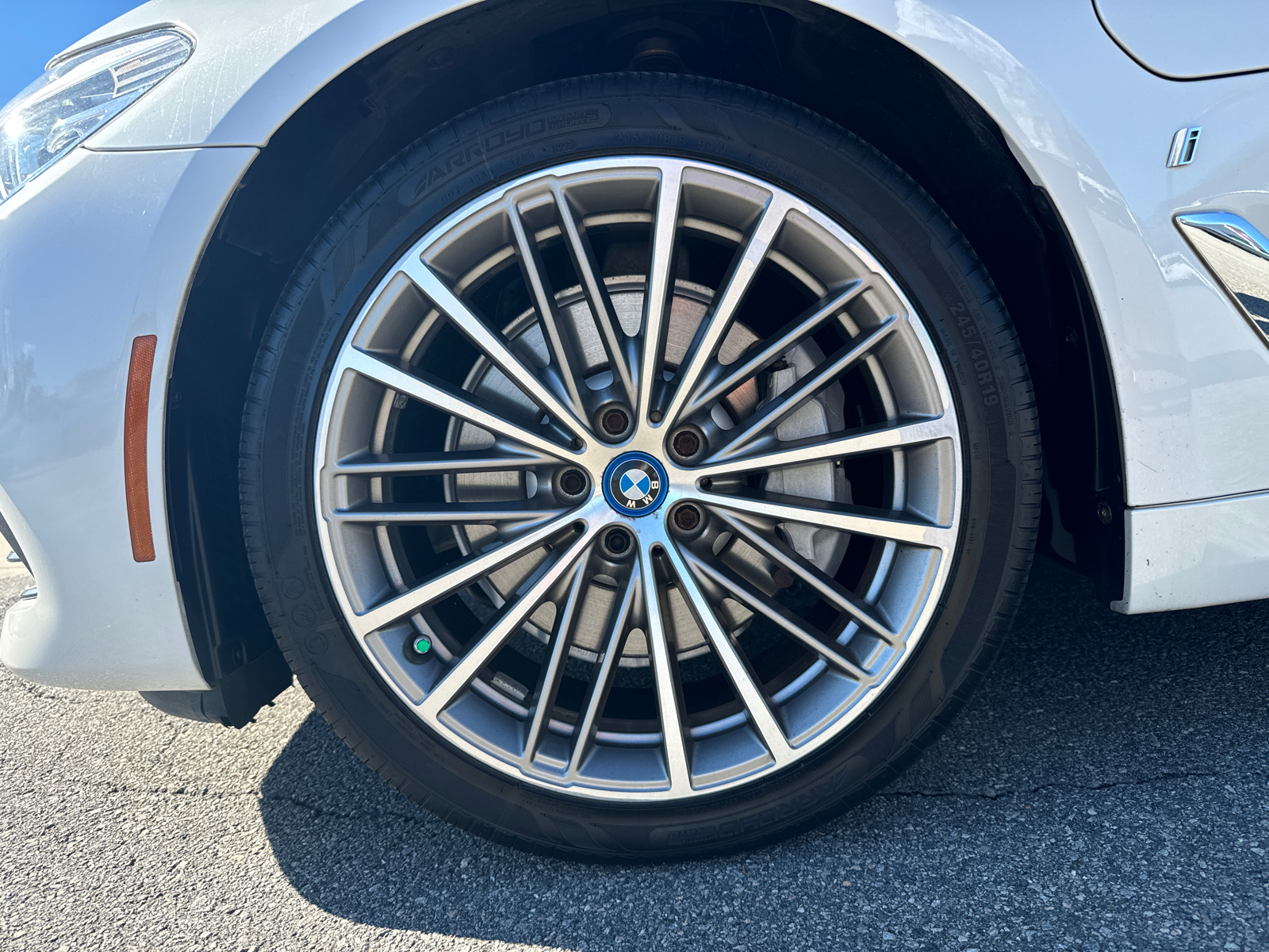 2019 BMW 5 Series 530e iPerformance 11