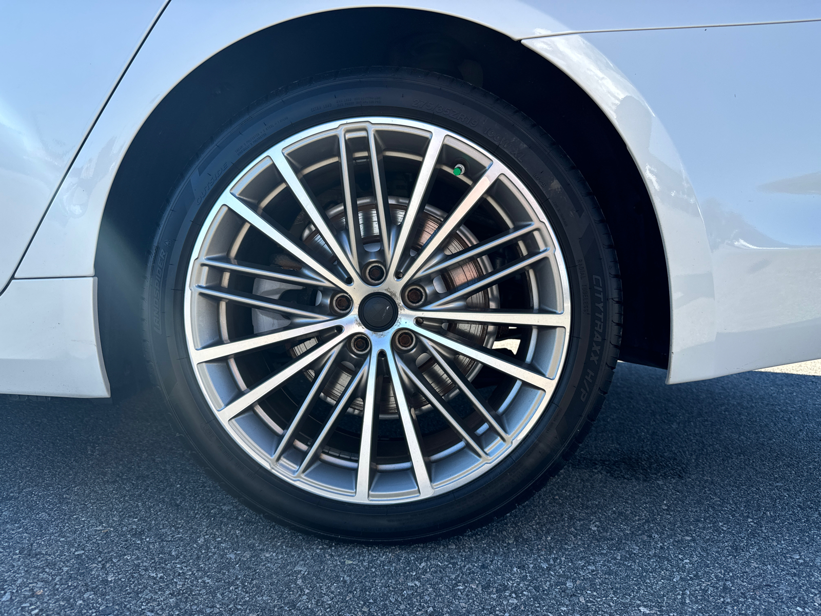 2019 BMW 5 Series 530e iPerformance 19