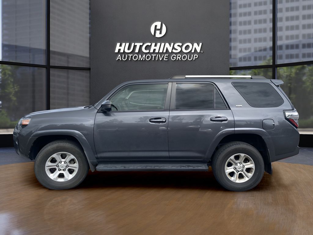 2020 Toyota 4Runner SR5 23