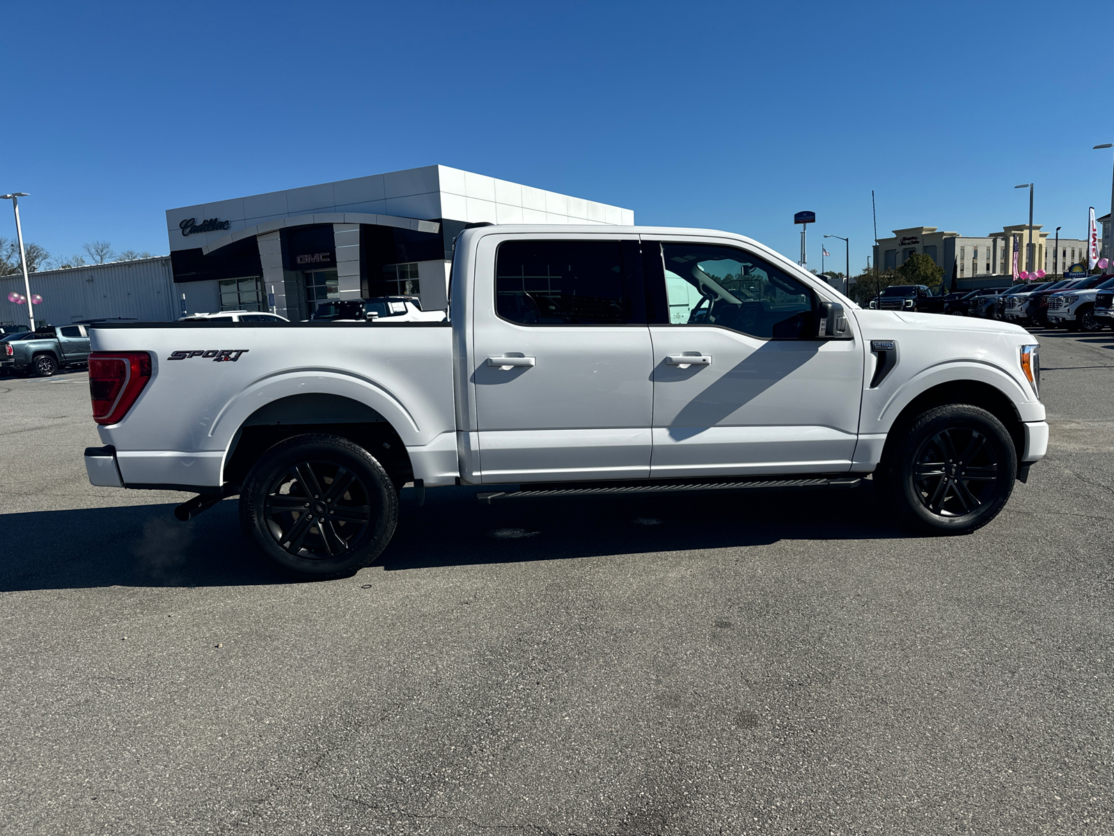 2021 Ford F-150 XLT 2