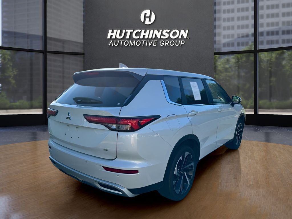 2022 Mitsubishi Outlander SE 9