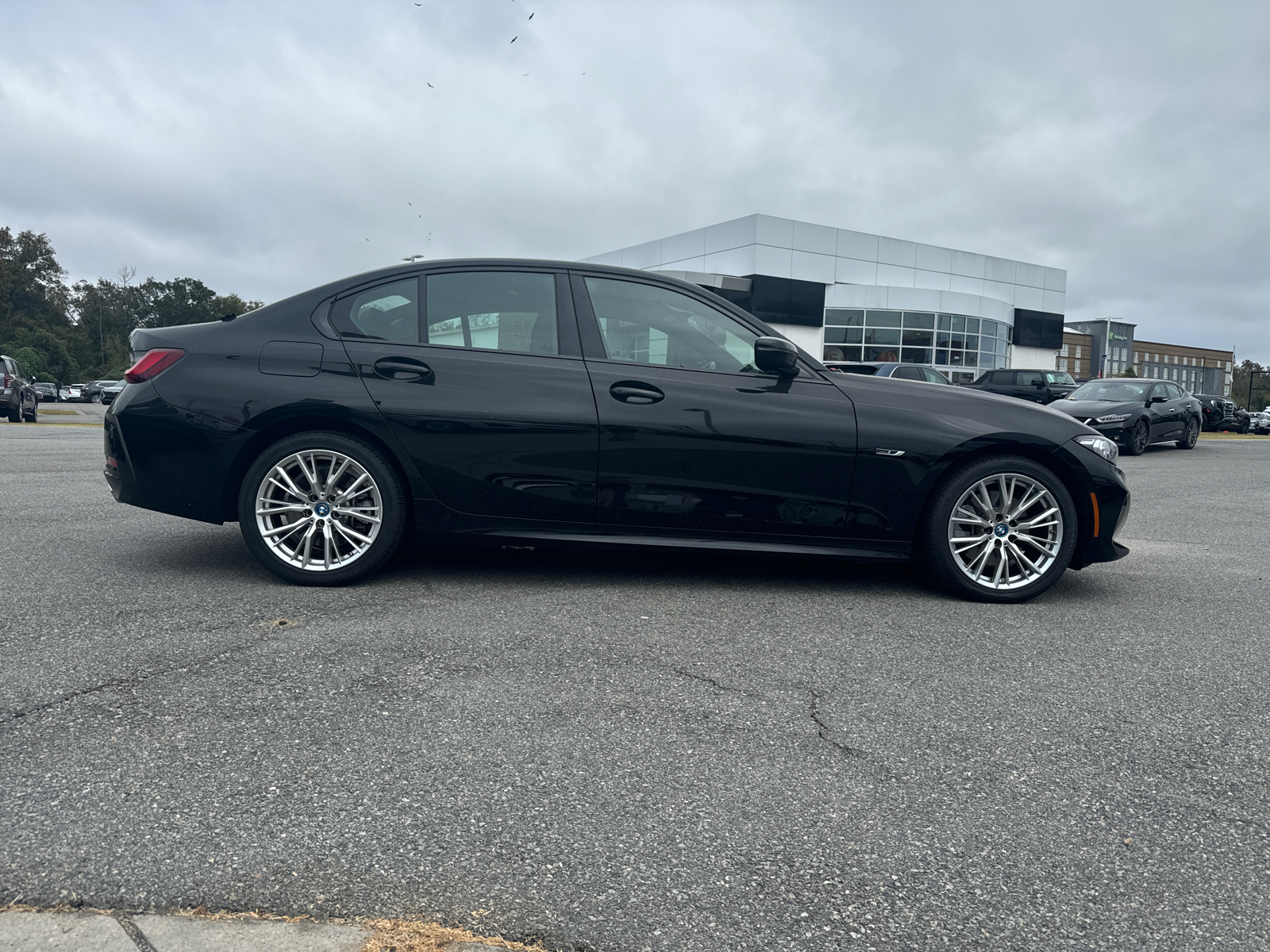 2023 BMW 3 Series 330e iPerformance 4