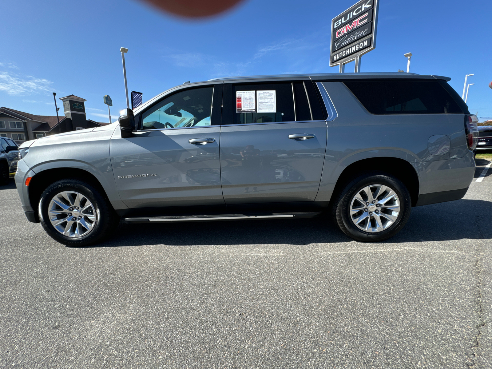 2023 Chevrolet Suburban Premier 8