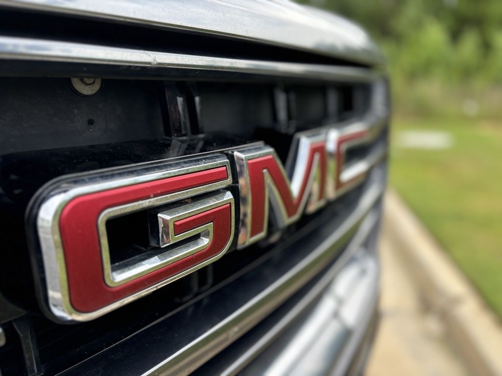 2023 GMC Yukon AT4 12