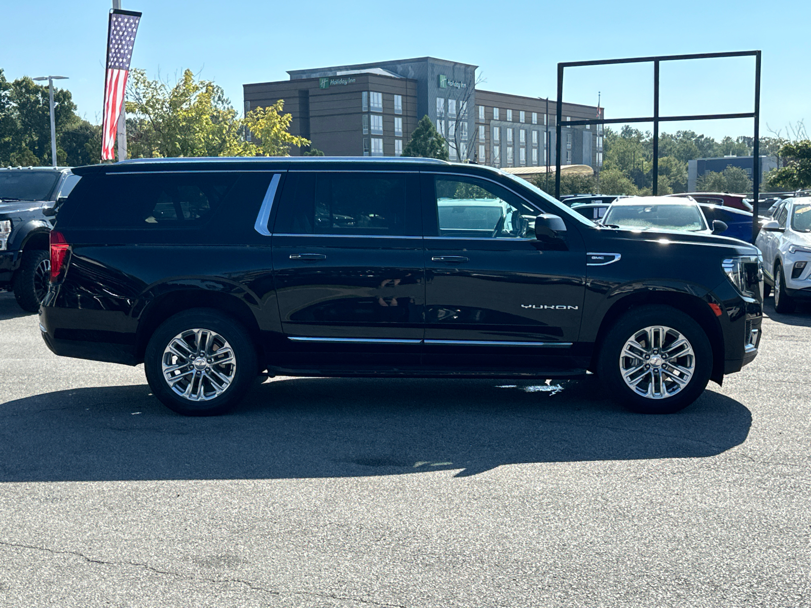 2023 GMC Yukon XL SLT 4