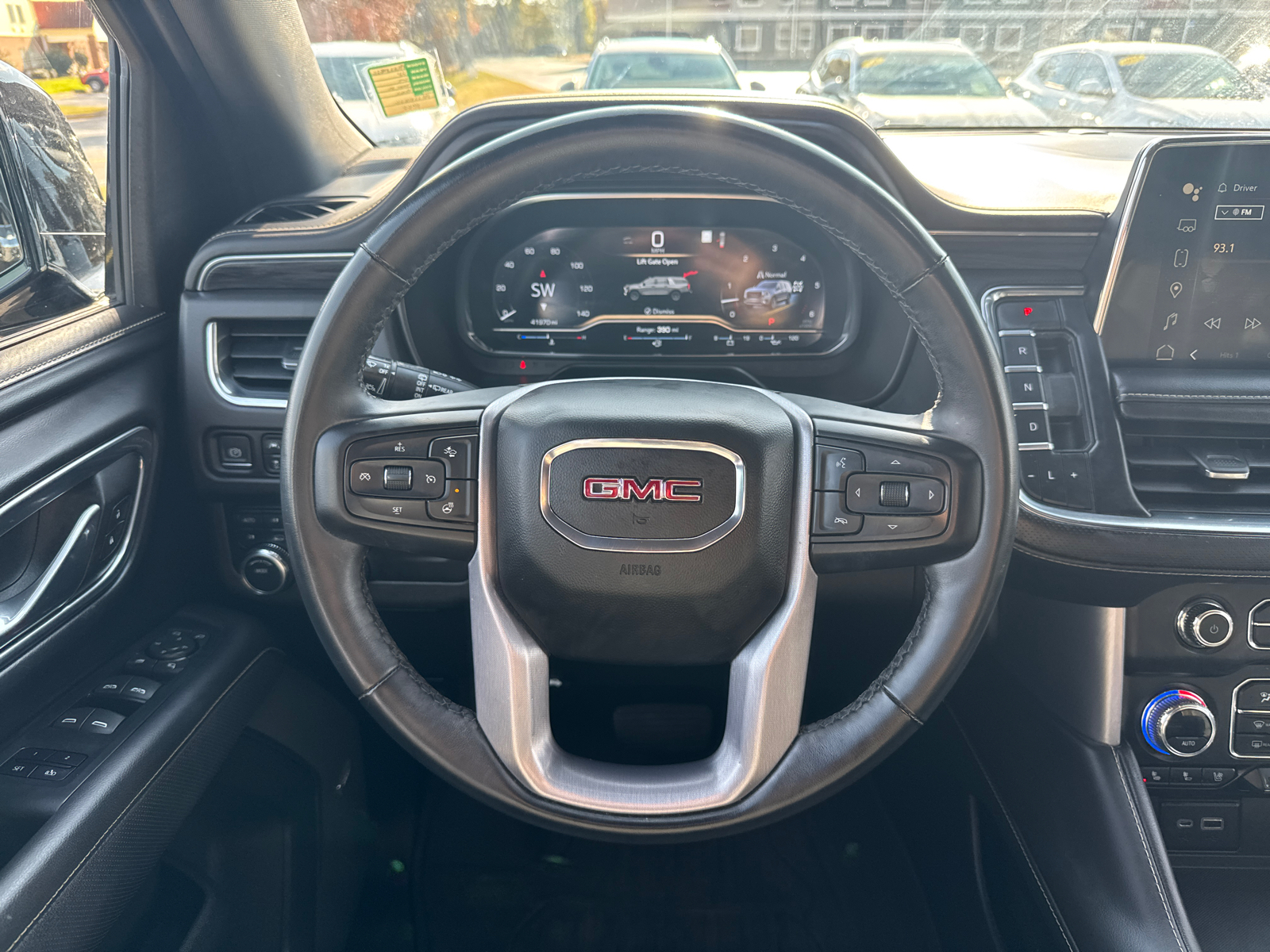 2023 GMC Yukon XL SLT 29