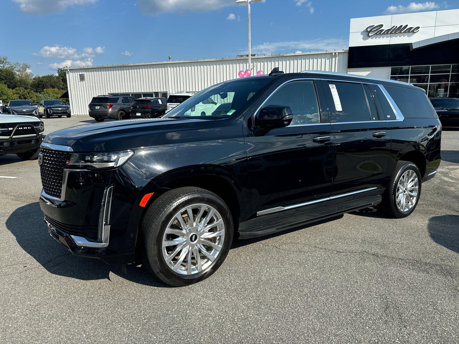 2023 Cadillac Escalade ESV Premium 1