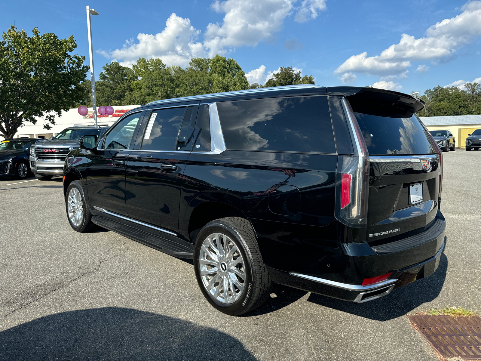 2023 Cadillac Escalade ESV Premium 7