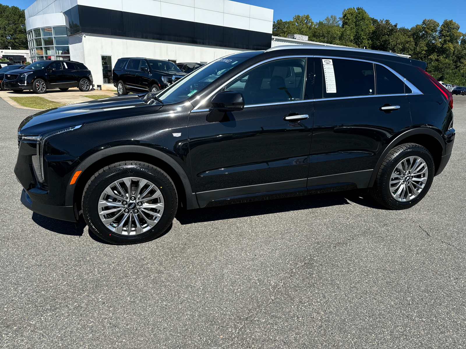 2024 Cadillac XT4 Premium Luxury 1